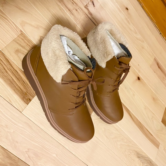 “Clark’s” Angel Boots Brand New never use - Picture 3 of 7